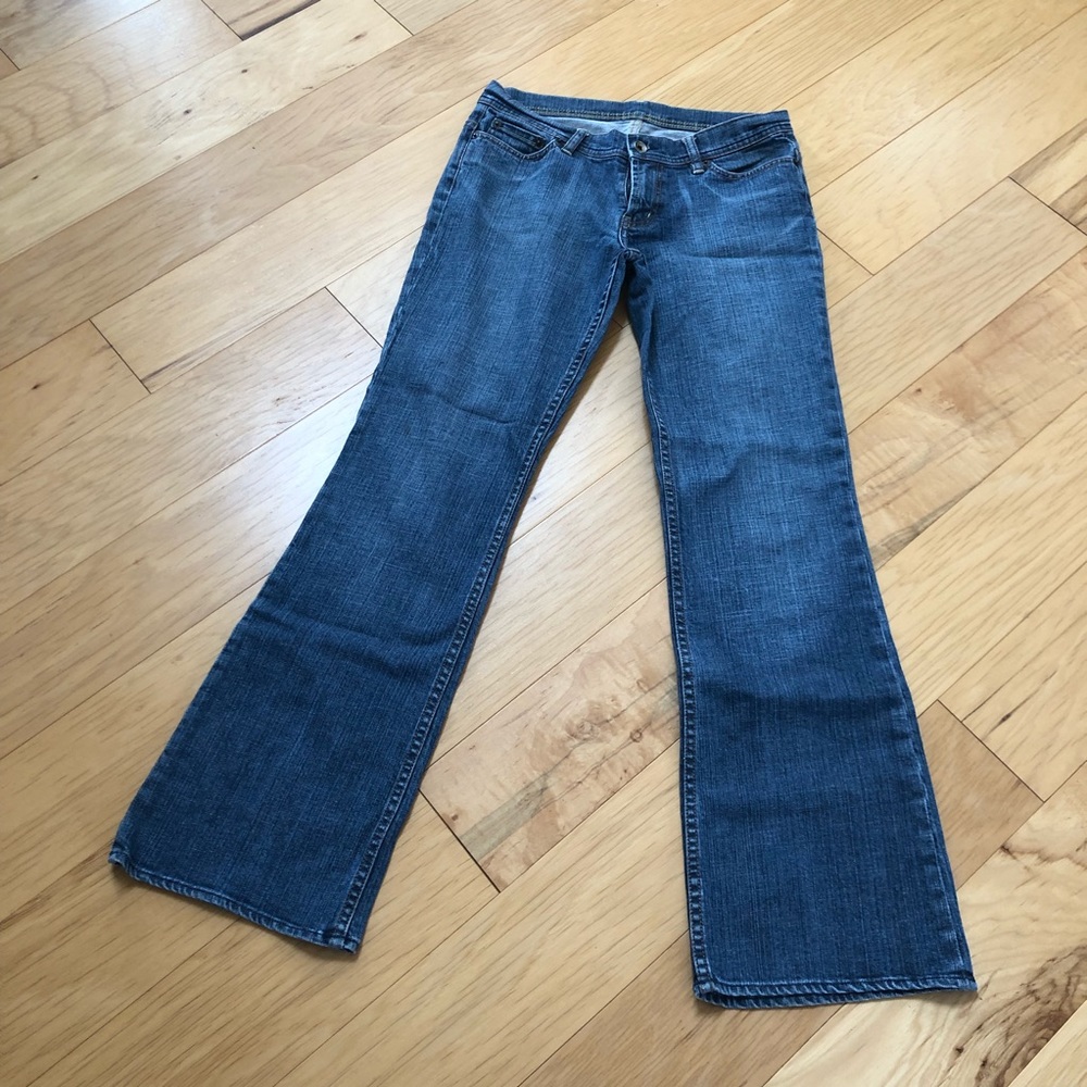 Express flare leg jeans size 4 cute pockets!
